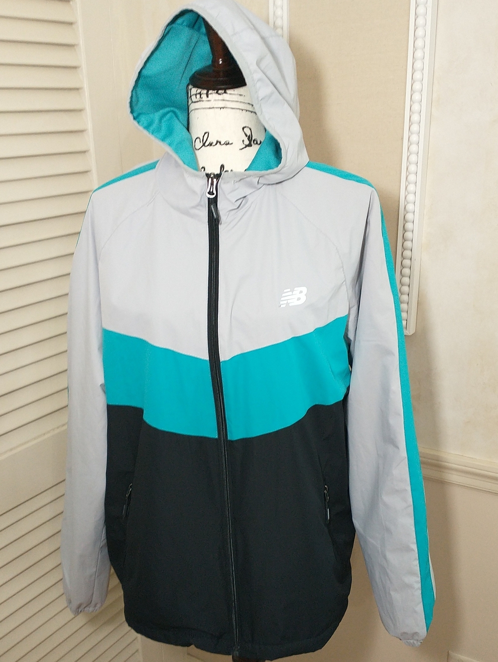 New Balance Hooded Windbreaker, Aqua /Gray / Black, Women's‎ Size L, Toggles In